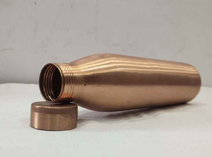 Bouteille d'eau en métal personnalisée de haute qualité, écologique, au design unique, avec couvercle anti-fuite, grande capacité, pour la maison et le yoga. - Product Image 4