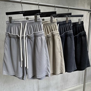 Shorts de sport pour hommes personnalisés avec logo, shorts d'entraînement pour hommes, shorts de fitness, shorts de course, shorts de sport délavés à l'acide pour hommes - Product Image 2