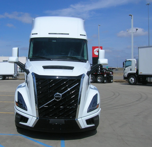 Camión Semirremolque Vol_VO VNL64T 660 VNL64T660 Usado SUPER ECONÓMICO, Modelos 2022, 2023 y 2024 - Product Image 1