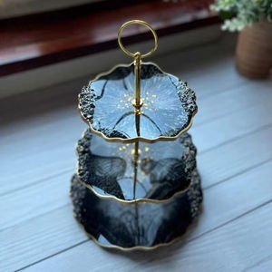 Support à gâteau en résine sur mesure pour la présentation de desserts de luxe, les mariages, les fêtes, les vitrines de boulangerie et les cadeaux - Product Image 1