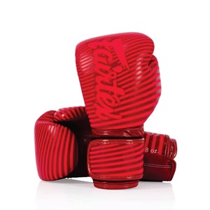 นวมชกมวย Fairtex รุ่น Red Lining หนังแท้แบบสั่งทำพิเศษ ปิดด้วยแถบตีนตุ๊กแก สำหรับฝึกซ้อมมวยไทยและ MMA - Product Image 3