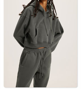 Hoodies courts tricotés personnalisés pour femme, hiver, haute qualité, couleur unie, décontractés, coupe oversize, épaules tombantes, logo frontal, 100% coton - Product Image 6