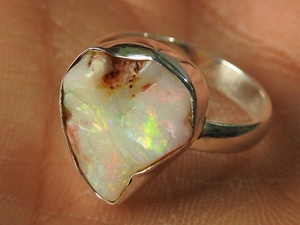 แหวนโอปอลออสเตรเลียธรรมชาติขัดเงา ของขวัญสำหรับเธอ เครื่องประดับแฟชั่นมาใหม่ - Product Image 4