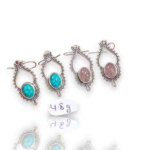 ต่างหูเงินแท้ 925 ประดับเทอร์ควอยซ์และมูนสโตน รูปทรงวงรี ตัดแบบ Bezel Set ต่างหูขายส่ง เครื่องประดับทำมือ ขายส่ง - Product Image 1