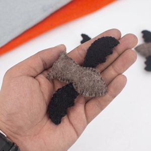 Ensemble de décorations suspendues effrayantes pour Halloween en feutre et laine brodés, en forme de chauve-souris, idéal pour les enfants - Product Image 4