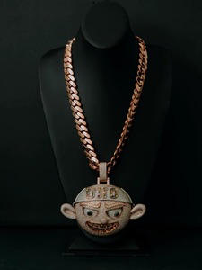 จี้เพชรโมอิสซาไนต์รูปหน้าการ์ตูนแบบ Iced Out เงินแท้ 925 ชุบทองคำสีกุหลาบ สไตล์ฮิปฮอป เหมาะสำหรับผู้ชายใส่ในชีวิตประจำวัน - Product Image 2