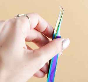 Pinces à extensions de cils de haute qualité en acier inoxydable, précision, durabilité, antimagnétiques, résistantes aux acides, pour un pose de cils impeccable - Product Image 4