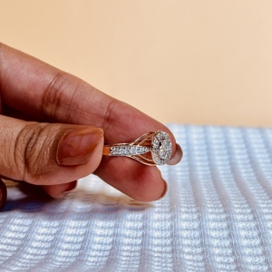 Bague de fiançailles et d'anniversaire pour femme en or rose 14 carats, sertie de diamants naturels taille brillant et diamants latéraux couleur H blanc, cadeau de luxe - Product Image 5