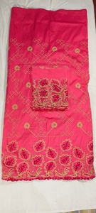 Clásico y Elegante: Tela de Tafetán Nigeriana George con Patrón Floral Lujoso, Trabajo en Piedras, Antiestática y Transpirable - Product Image 6