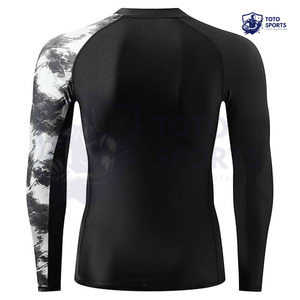 เสื้อรัดกล้ามเนื้อผู้ชายสำหรับออกกำลังกาย ระบายอากาศได้ดี ทรงเข้ารูป สวมใส่สบาย น้ำหนักเบา เหมาะสำหรับการฝึกซ้อมกีฬา จากผู้ผลิตชั้นนำ - Product Image 4