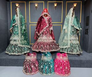 Classic Veer Zara Velvet Bridal Gharara con Heavy Dupatta Grand Flare y Premium Jarkan Stone Adornos para novias - Product Image 1