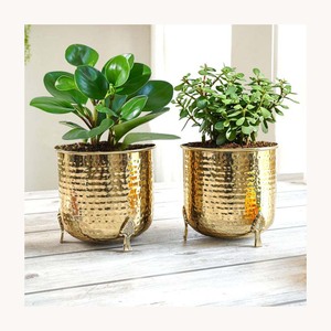 Jardinière décorative en métal de luxe avec un design de feuilles contemporain pour embellir les patios et les balcons - Product Image 6