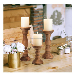 Candelabro de madera tradicional artesanal, decoración artesanal del hogar con un toque rústico - Product Image 3