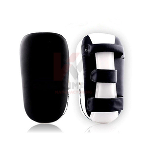 Pads thaïlandais personnalisés avec nom et logo – Fournisseur de pads d'entraînement pour les salles de sport, les clubs d'arts martiaux et les centres de coaching - Product Image 6