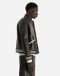 Chaqueta Bomber Varsity de Cuero para Hombre, Piel de Cordero, Color Marrón Oscuro Desgastado, Puños y Dobladillo a Rayas, Cuello Camisero, Cierre Frontal con Broches - Product Image 4
