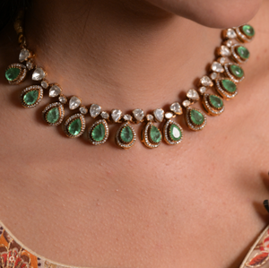 Ensemble de bijoux de mariée élégant Gajaah en argent 925, collier cascade Impératrice avec émeraude royale et diamants Polki - Product Image 1