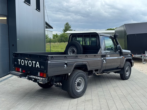 Toyota Land Cruiser GRJ79 Simple Cabine Automatique Blocage de Différentiel Réservoir de Carburant 180L Pick-up Robuste 4x4 Véhicule Utilitaire Tout-Terrain - Product Image 2