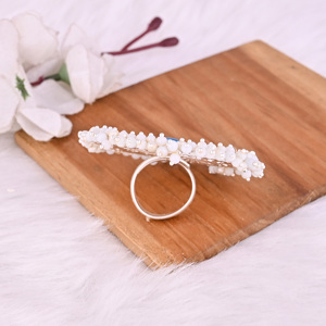Bague ajustable grande taille style bohème avec motif floral, pierres œil-de-chat bleues et perles - Product Image 6
