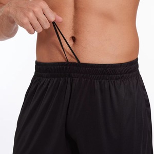 Shorts de bain pour homme en polyester à séchage rapide avec poches, coupe classique, couleur unie, tissu tricoté - Product Image 3
