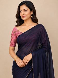 Sari élégant bleu marine en rayonne crêpe avec chemisier floral rose pour femme, idéal pour les occasions de fête, longueur ras du sol, coupe classique, style Bollywood, infroissable - Product Image 2