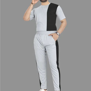 Ensemble de survêtement pour homme, demi-couleur contrastée, manches courtes, respirant, en polyester, t-shirt athlétique et pantalon de jogging à rayures latérales, deux pièces - Product Image 1