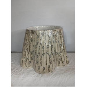 Fournisseur leader d'abat-jour, proposant des lampes suspendues, de table et de sol personnalisées, ainsi que des accessoires d'éclairage décoratifs pour le marché mondial. - Product Image 1