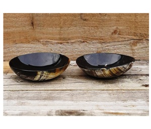 Bol de service artisanal en corne, écologique, design moderne et minimaliste, tons bruns, poli, léger (0,4 kg), pour fêtes et décoration - Product Image 5