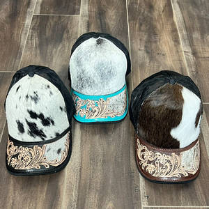 Gorra Unisex de Cuero Genuino Hecha a Mano, Ajustable, Estilo Occidental, Diseño Floral en Relieve, Gorra Trucker, Gorra Vaquera Rústica y Moderna - Product Image 4