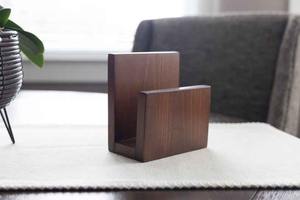 Porte-serviettes en bois artisanal moderne pour table à manger, organiseur de mouchoirs haut de gamme pour la cuisine, le restaurant et la maison - Product Image 5