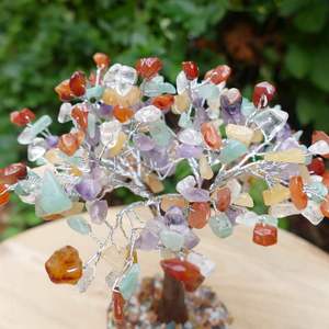 Piedra múltiple de cristal de la mejor calidad con Base de madera Árbol de piedras preciosas Fengshui Árboles de cristal al por mayor Comprar de AGATE AAMEENA - Product Image 3