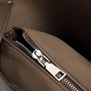 Elegante Bolso Tote de Hombro Minimalista de Cuero Suave de Vaca 2026 de Alta Calidad para Mujer con Dos Asas, Venta al por Mayor OEM, Colores y Logotipo Personalizables - Product Image 4