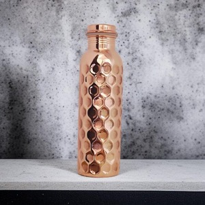Bouteille d'eau en cuivre pur au design élégant, bouteille d'eau en cuivre moderne très vendue à bas prix - Product Image 1