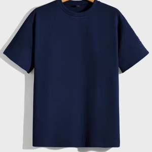 เสื้อยืดคอกลมทรงปกติ ผ้าด็อบบี้ลายเรียบ แห้งเร็ว ระบายอากาศได้ดี ผลิตจากโพลีเอสเตอร์/คอตตอน พิมพ์ลายนุ่มนวล สไตล์ลำลองทันสมัยสำหรับผู้ชาย - Product Image 1
