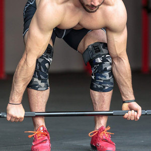 Bandes de compression professionnelles pour genoux avec sangles réglables, pour la gym et la force athlétique, genouillères de soutien rayées noir et rouge - Product Image 2