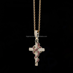 จี้เพชรแล็บโกรว์สำหรับผู้หญิงจาก RB Gems จี้เพชร VVS รูปตัวอักษร สไตล์ฮิปฮอป ประดับเพชรแบบ Iced CROSS สีเหลืองทอง ได้รับการรับรองจาก GIA - Product Image 4