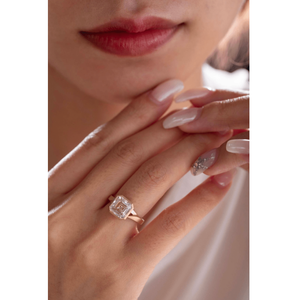 แหวนเพชรทรง Asscher 3 กะรัต ผลิตในห้องปฏิบัติการ ได้รับการรับรองจาก IGI ตัวเรือนทองคำขาว 14K แท้ สำหรับผู้หญิง ดีไซน์หรูหรา ขอบด้านแบบด้าน ฝังเพชรแบบ Bezel - Product Image 1