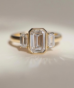 Anillo de Moissanita de Plata de Ley 925 con Diseño Clásico, Anillo de Moissanita Chapado en Oro de 14K, Anillo de Compromiso con Diamante Cultivado en Laboratorio para Mujer - Product Image 1