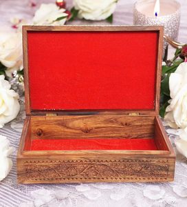 Caja de Almacenamiento Multifuncional Clásica Hecha a Mano de Madera de Acacia, Impermeable |   Caja de Joyería Tallada a Mano con Forro de Terciopelo |   Caja de Regalo Decorativa - Product Image 4