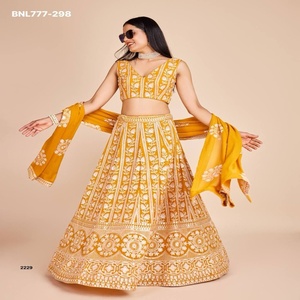 Magnifique ensemble Choli en Faux Georgette avec paillettes de 3 mm et sequins de 7 mm, couleur jaune moutarde évasée, à prix de gros - Product Image 1