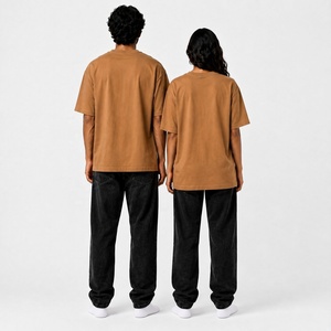 Camiseta Unisex Extra Grande de Algodón Color Camel Marrón con Hombros Caídos, Cuello Redondo, Mangas Cortas y Corte Holgado para Ropa Casual de Calle - Product Image 3