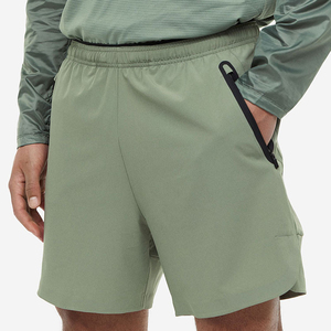 Ensemble de survêtement léger Bestex personnalisé en polyester deux pièces pour homme : veste coupe-vent et short de jogging - Product Image 6
