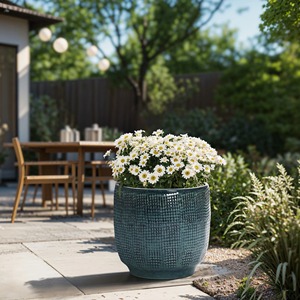 Vase à fleurs d'extérieur classique en résine avec motif sculpté à la main pour usage en jardin - Product Image 2