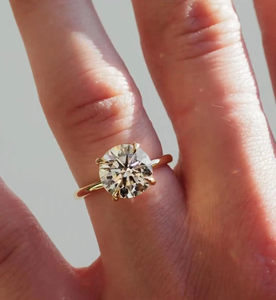 Anillo de Moissanita de Corte Redondo de Lujo, Anillo de Compromiso Solitario de Oro Sólido de 14K, Joyería Fina Clásica al por Mayor - Product Image 2