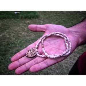 Collier ethnique spirituel hindou Tulsi Kanthi Mala Radha Krishna avec pendentif fait main en perles PT990, forme de feuille, cadeau pour la méditation et le yoga - Product Image 1