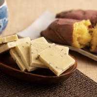 Prix avantageux, qualité impressionnante : Sachets de 50g de patates douces au sésame, inspirés des Wagashi, pour le thé japonais, assortiment de chocolats.