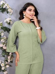 Ensemble de vêtements ethniques tendance en tissu importé pour femmes, à porter au quotidien et pour les fêtes - Product Image 5