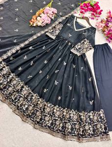 Ensemble Sharara en soie noire brodée avec dupatta, tenue traditionnelle indienne et pakistanaise pour femmes, coupe ample, longueur au sol, toutes saisons - Product Image 3