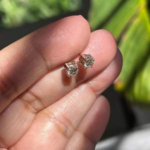 Pendientes de Diamantes Cultivados en Laboratorio con Corte Redondo Brillante, Oro Sólido de 14K, Joyería Personalizada para Ella, Regalo de Aniversario, Uso Diario - Product Image 2