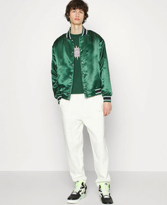 Chaqueta de satén transpirable con botones universitarios de béisbol para Otoño e Invierno para hombre, parche bordado personalizado, Letterman hecho a granel - Product Image 4