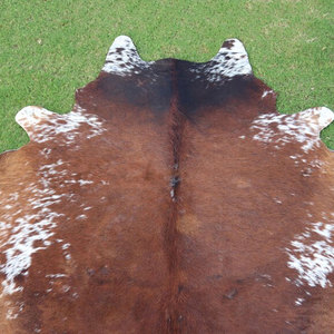 Alfombra de cuero de vaca hecha a mano, alfombra de piel de vaca auténtica para decoración de dormitorio - Product Image 5